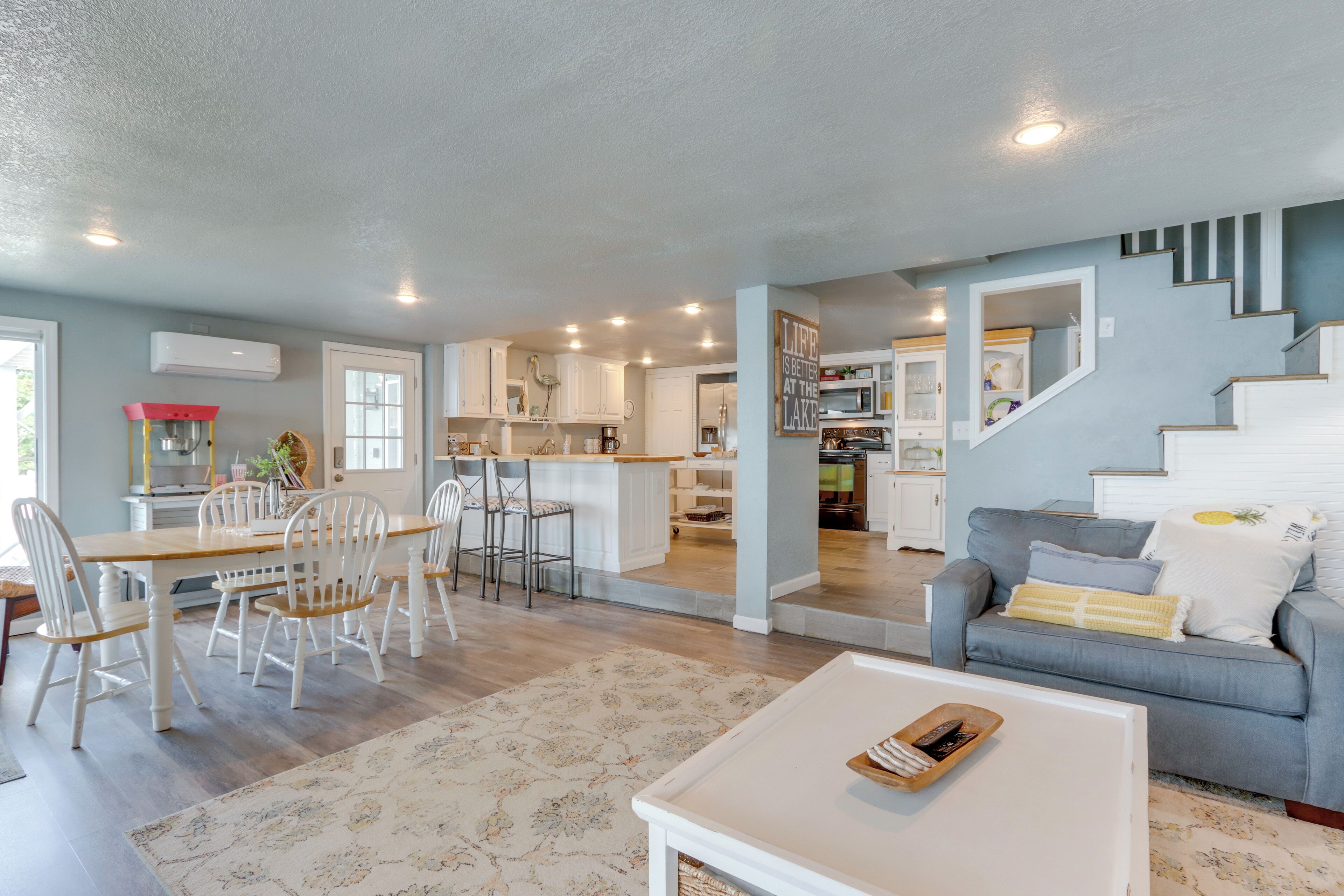 'Cliff View Haven' Rocky Mount Gem w/ Deck!