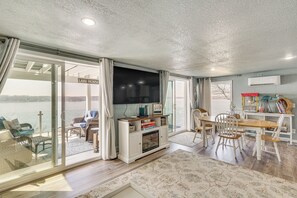 Interior - ‘Cliff View Haven’ | Million-Dollar Views at 6MM (Rocky Mount)