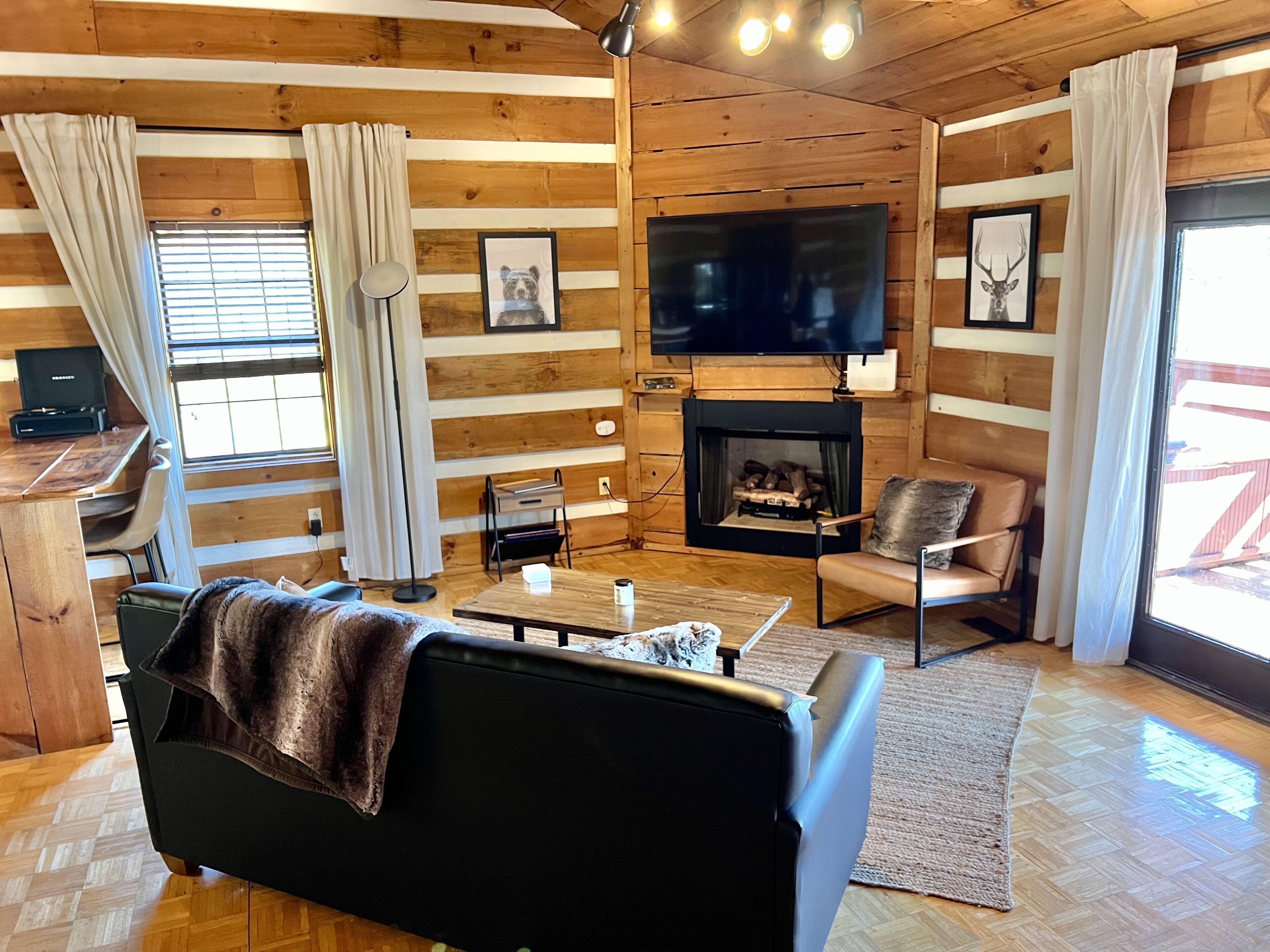 Cozy, Private Cabin w/ a View & Hot Tub