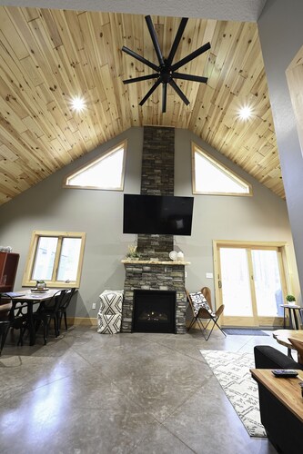 Northern Michigan Gem!  3 bed, 2 bath Chalet at Schuss Mountain ski/golf/ LAKES