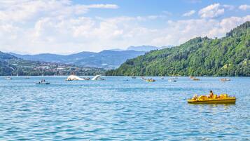Una spiaggia nelle vicinanze