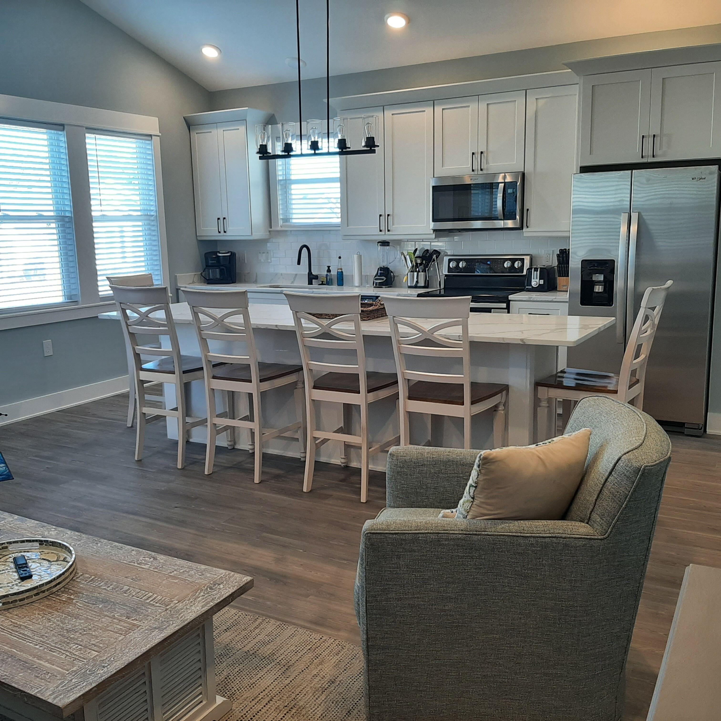 Location, Location, Location! - Luxury Oceanside Cottage-4 minutes to the Beach!