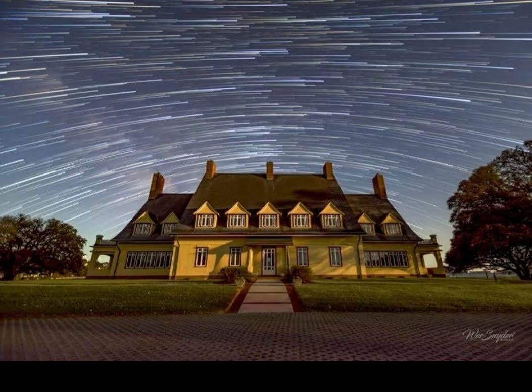 Location, Location, Location! - Luxury Oceanside Cottage-4 minutes to the Beach!