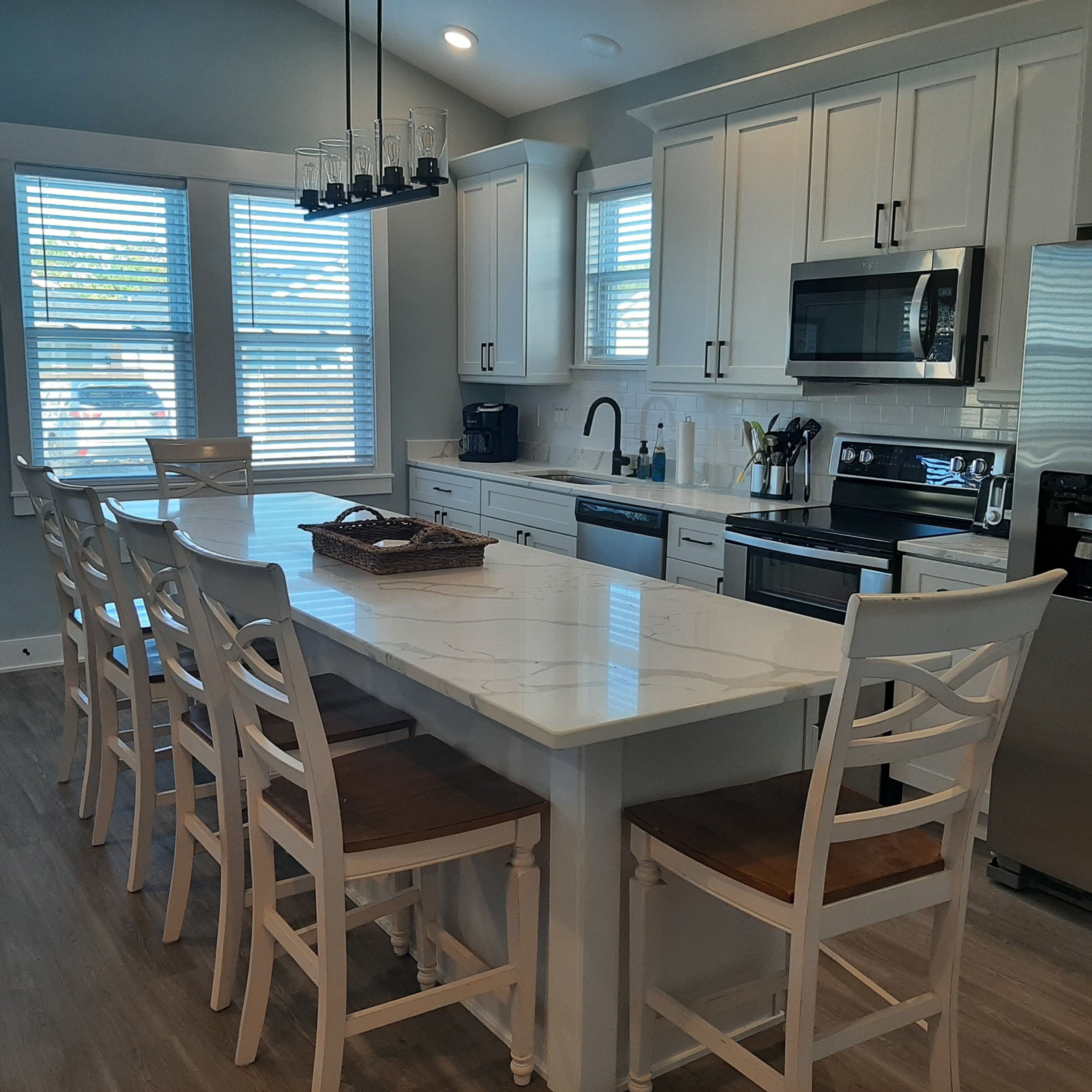 Location, Location, Location! - Luxury Oceanside Cottage-4 minutes to the Beach!