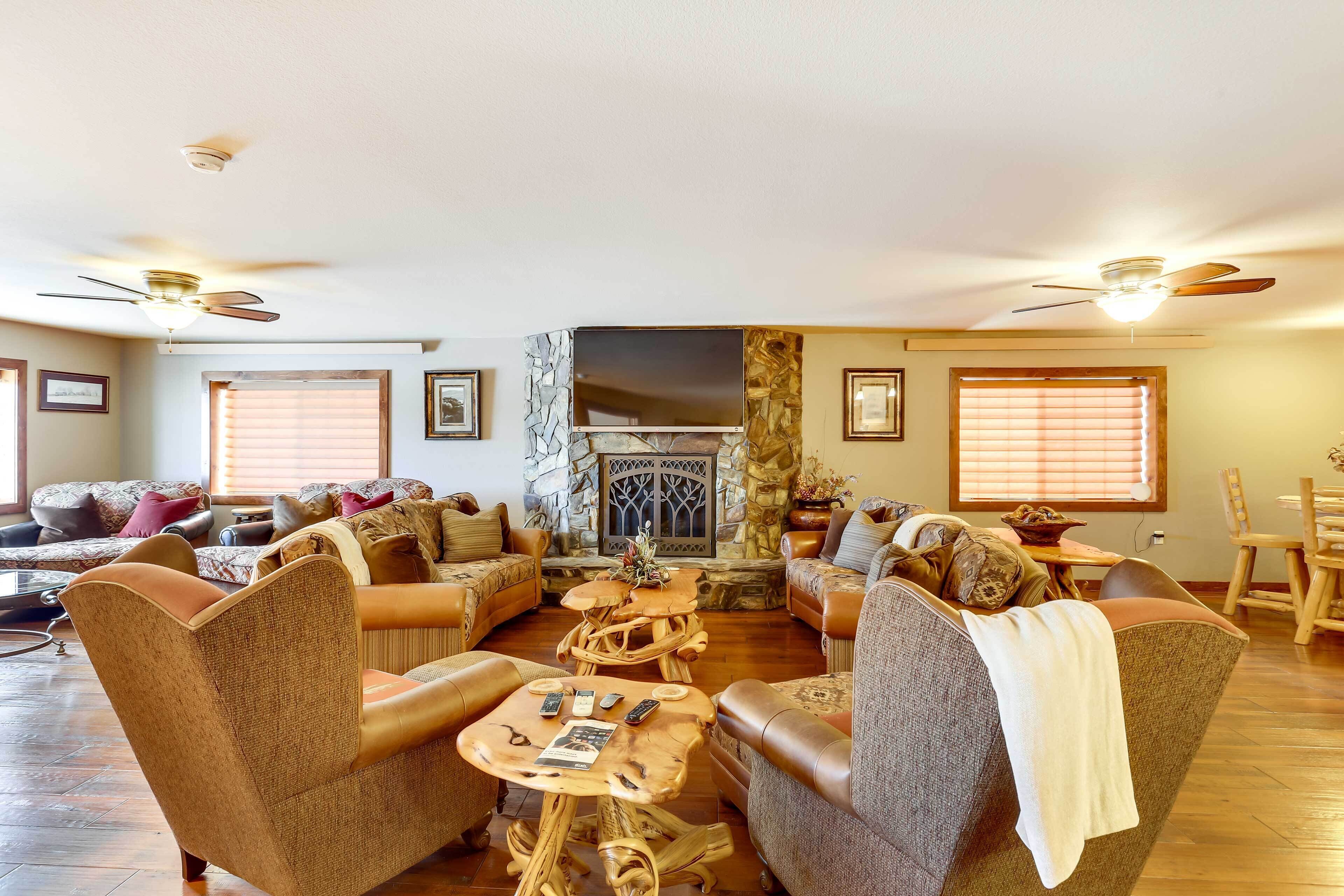 Modern Deadwood Apt with RV Parking & Views!