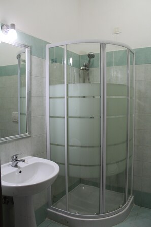 Douche, bidet