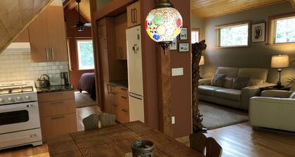 Luxury Loft - Quiet rural setting - 5 min from the beach!