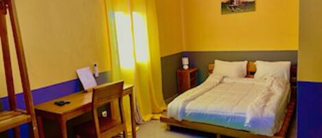 1 Schlafzimmer, Schreibtisch, BĂŒgeleisen/BĂŒgelbrett, kostenloses WLAN