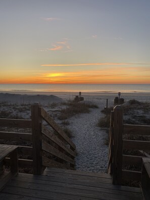 Beach nearby, sun-loungers, beach towels