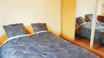 2 chambres, lit parapluie, Wi-Fi gratuit, draps fournis