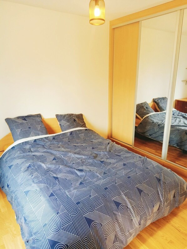 2 chambres, lit de bébé portatif, accès au Wi-Fi (inclus)