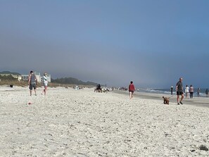 Liegestühle, Strandtücher