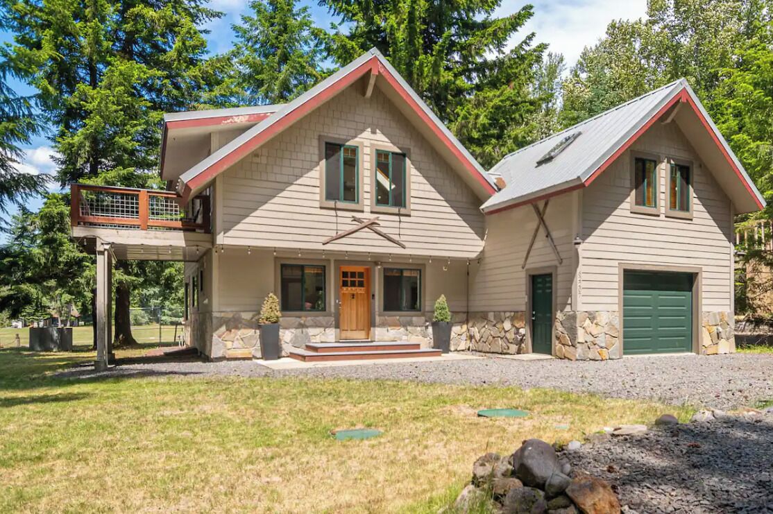 Vacation home near Mount Rainier National Park and Crystal Moutain Ski Resort