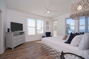 4 bedrooms, desk, iron/ironing board, WiFi - New!! Stunning Gulf Front, private pool, sleeps 16 (Port St. Joe)