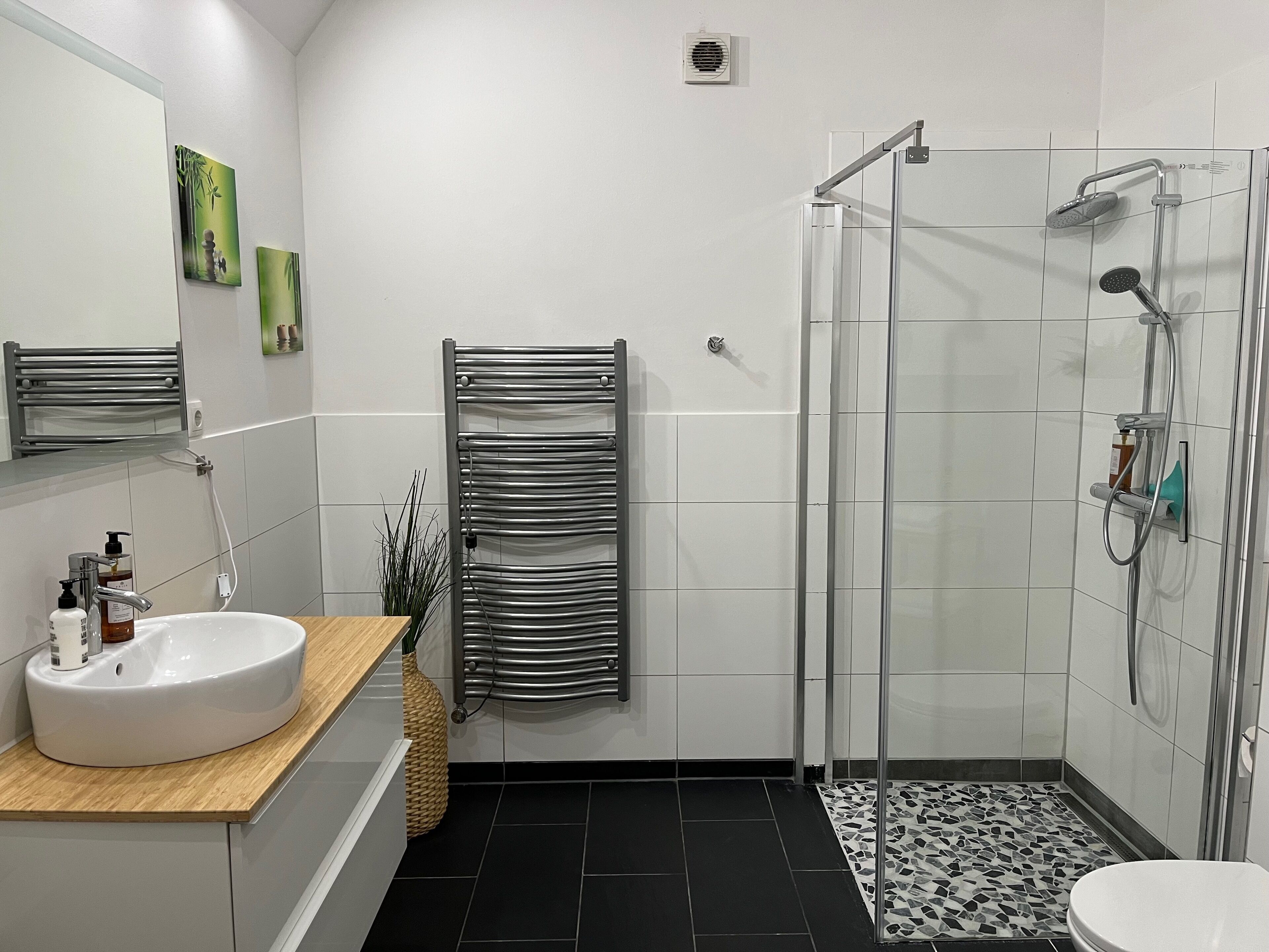 City apartment directly in the park