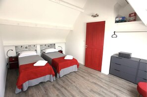 3 soverom, strykejern/-brett, reiseseng for barn og wi-fi (inkludert)