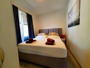 2 bedrooms, in-room safe, travel crib, free WiFi - Beautiful, modern and comfortable apartment right by the sea! (Preko)