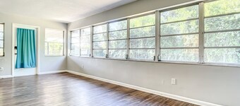 Fully Equipped 3BR Home in Deltona FL w/Garage