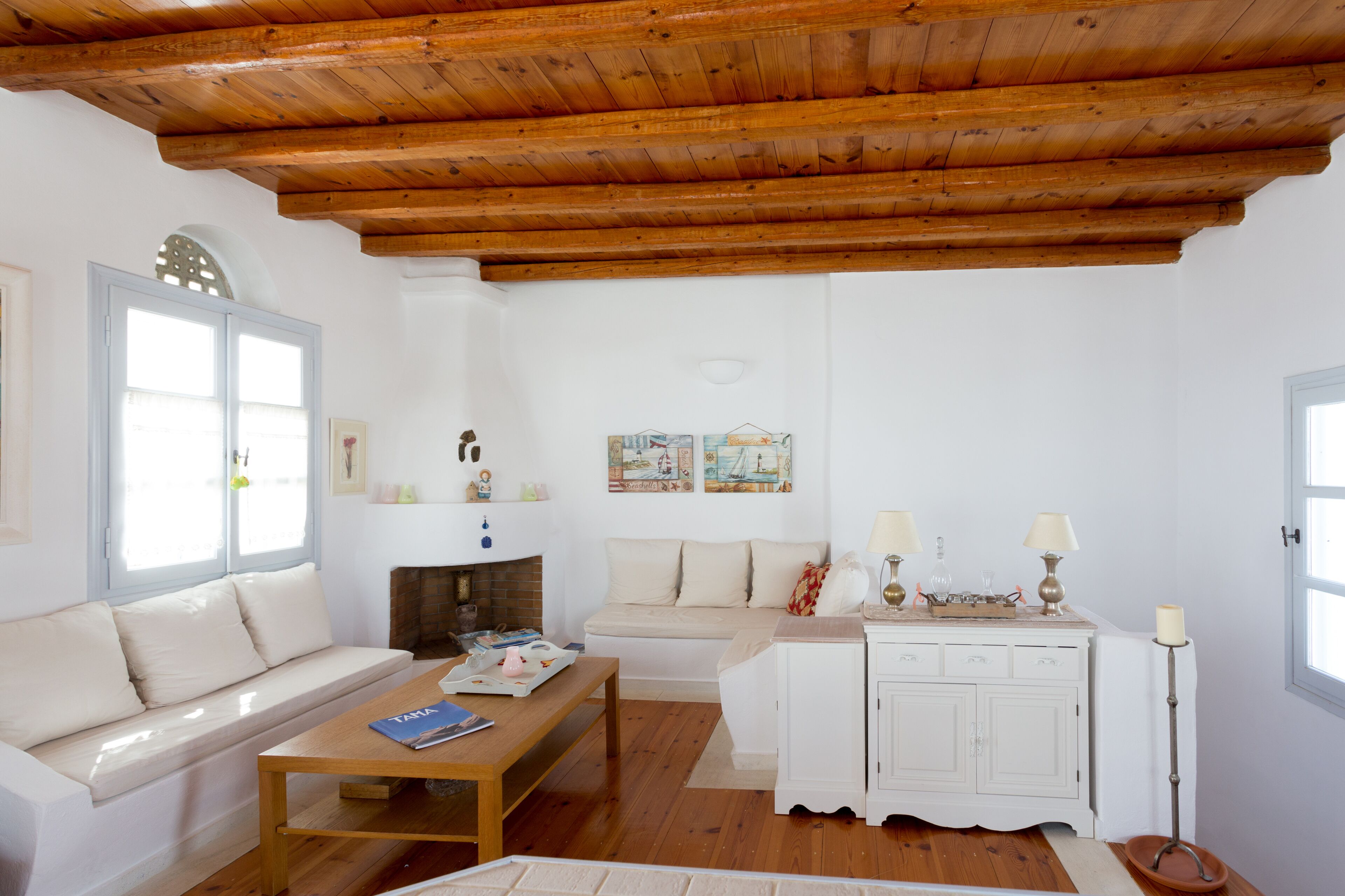 Smart TV, fireplace, video games, DVD player