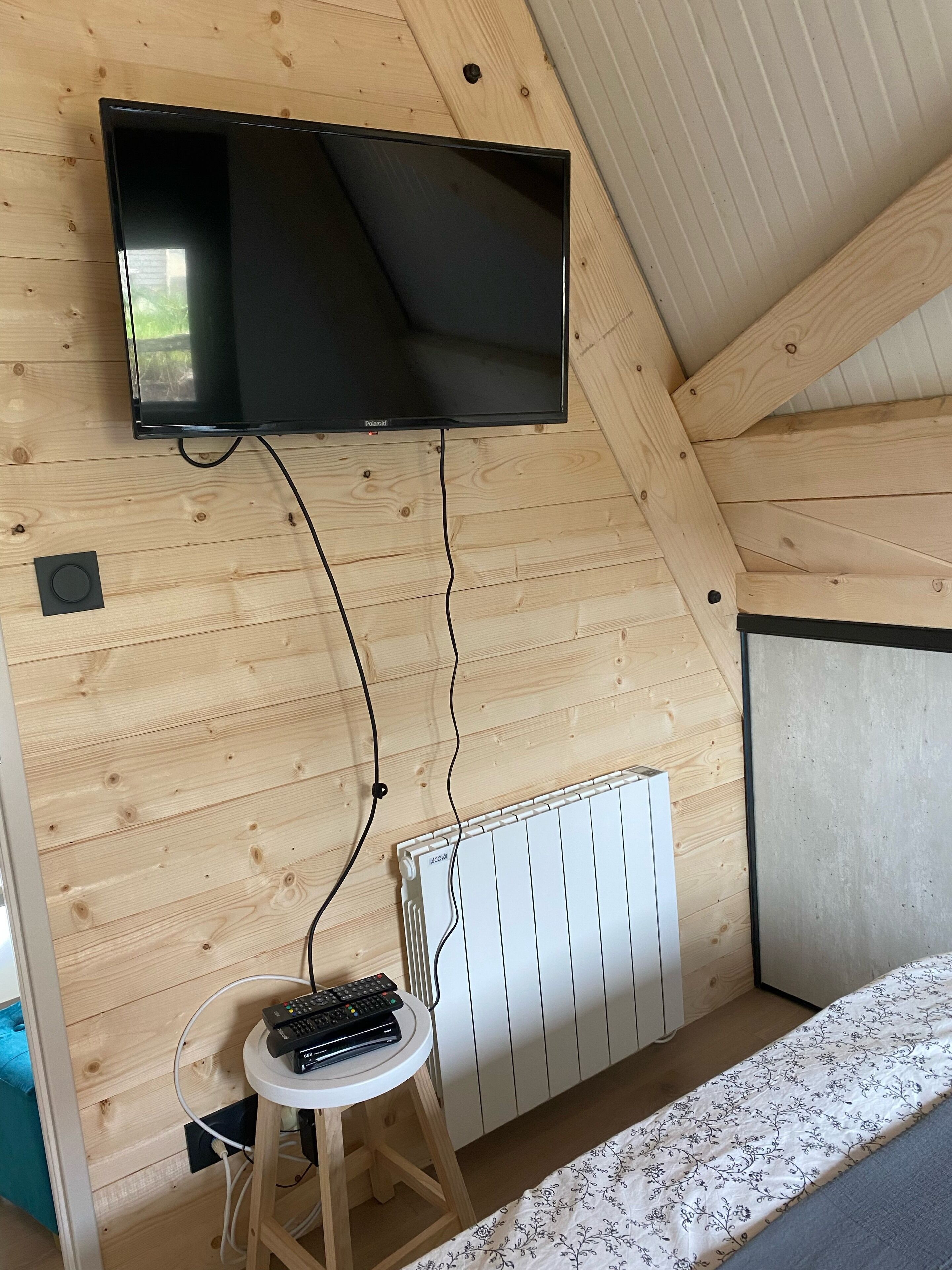 Atypical Chalet Tipi in wooden frame 4 people