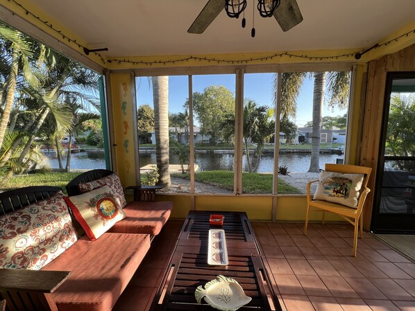 Interior - A Little Slice of Key West on Lake Tarpon - Kayak and fish from the back yard (Palm Harbor)