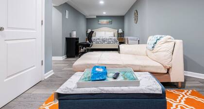 Semi Private cozy studio near downtown.