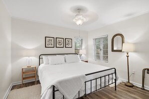 4 bedrooms, desk, iron/ironing board, travel cot