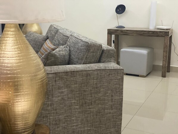 Interior - Queens Queendom in Mamelles (Large Parties) (Dakar)