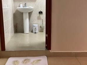 Shower - Queens Queendom in Mamelles (Large Parties) (Dakar)