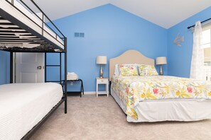 3 habitaciones, tabla de planchar con plancha, wifi y ropa de cama