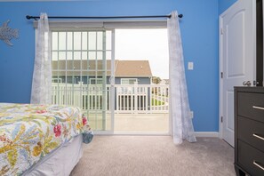 3 bedrooms, iron/ironing board, WiFi, bed sheets - Rehoboth Beach Family-sized condo w/ pool, 1.5 miles from the beach & boardwalk (Rehoboth Beach)
