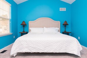 3 bedrooms, iron/ironing board, WiFi, bed sheets - Rehoboth Beach Family-sized condo w/ pool, 1.5 miles from the beach & boardwalk (Rehoboth Beach)