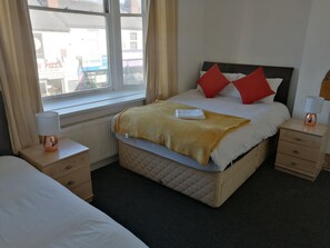 Apartment, Multiple Beds | 3 bedrooms, iron/ironing board, free WiFi, bed sheets - Fun 4-bed Apartment in Birmingham Central (Birmingham)