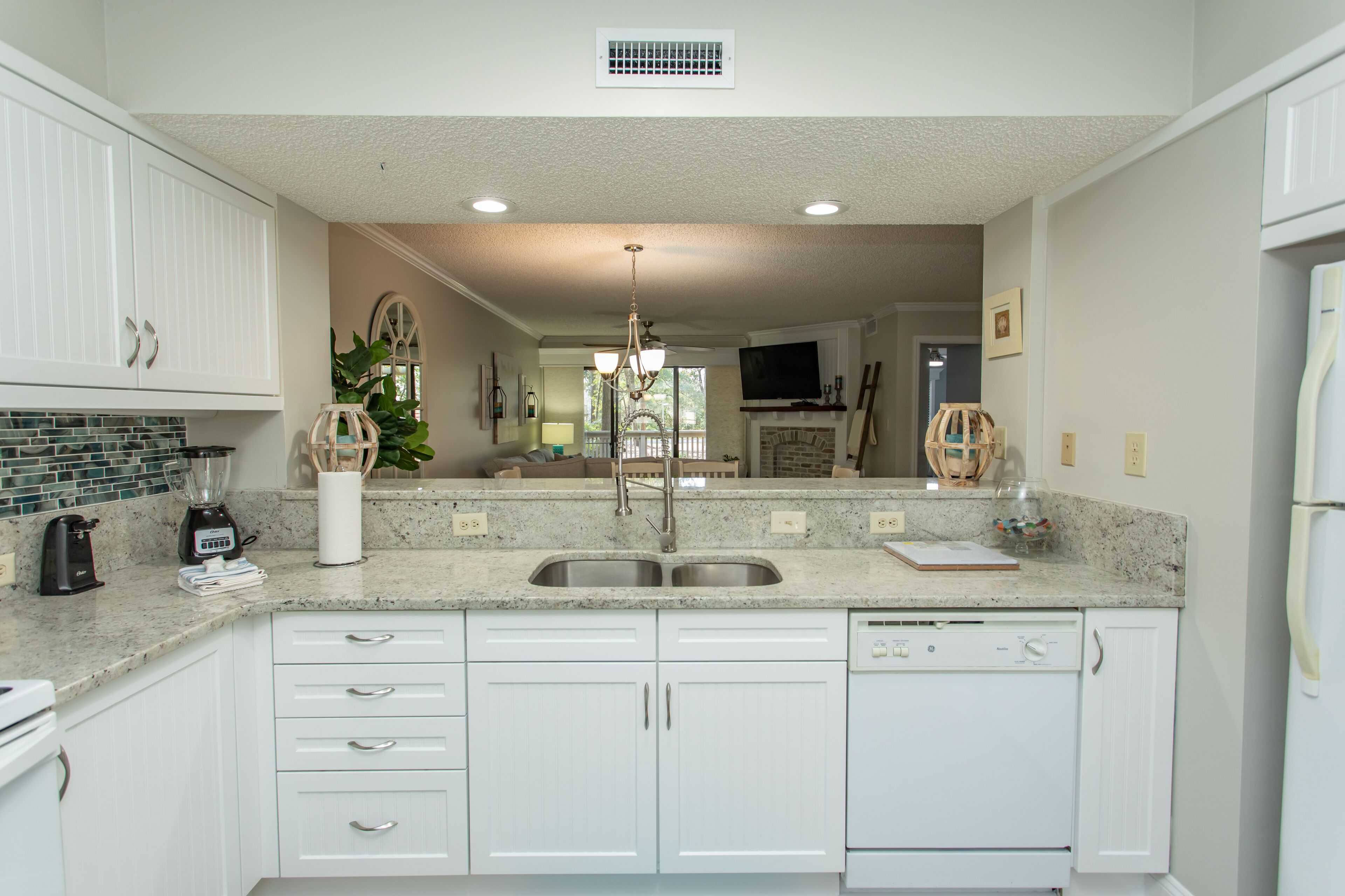 Beautiful & Upgraded Home!!