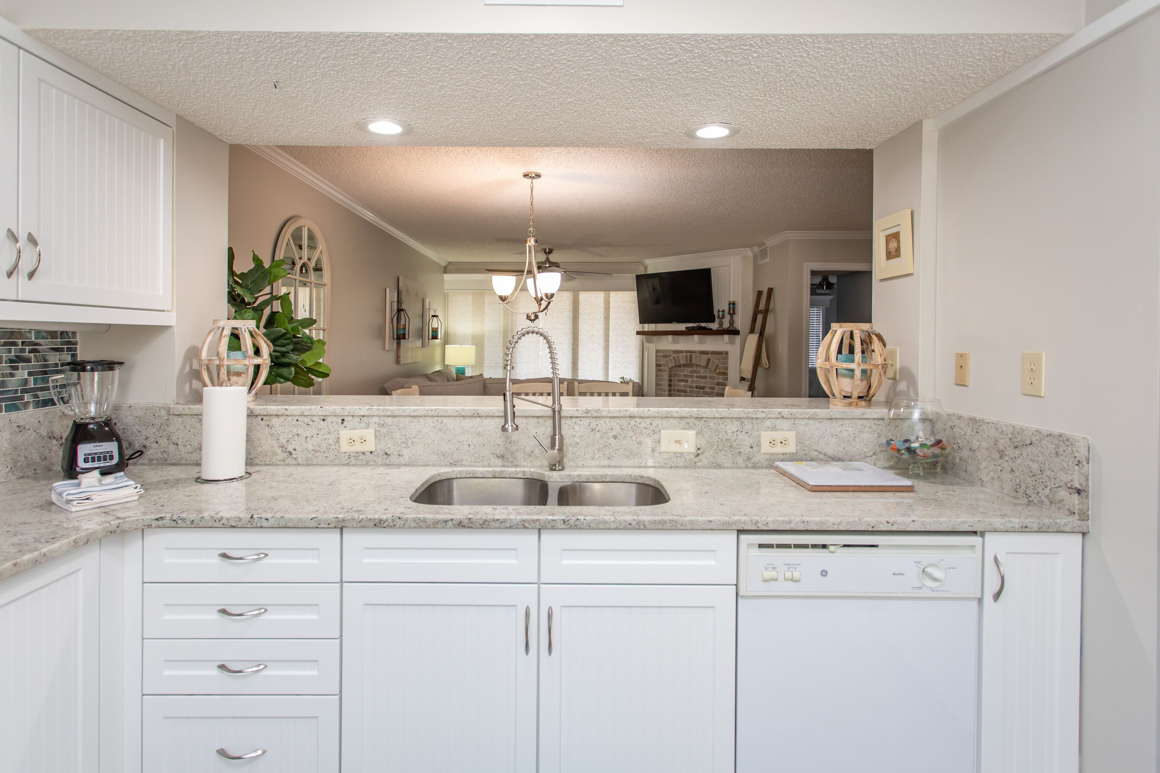 Beautiful & Upgraded Home!!