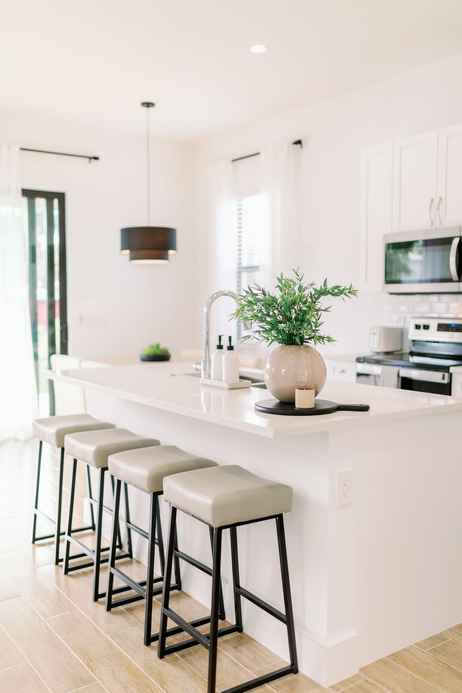 冰箱、微波炉、烤箱、炉灶