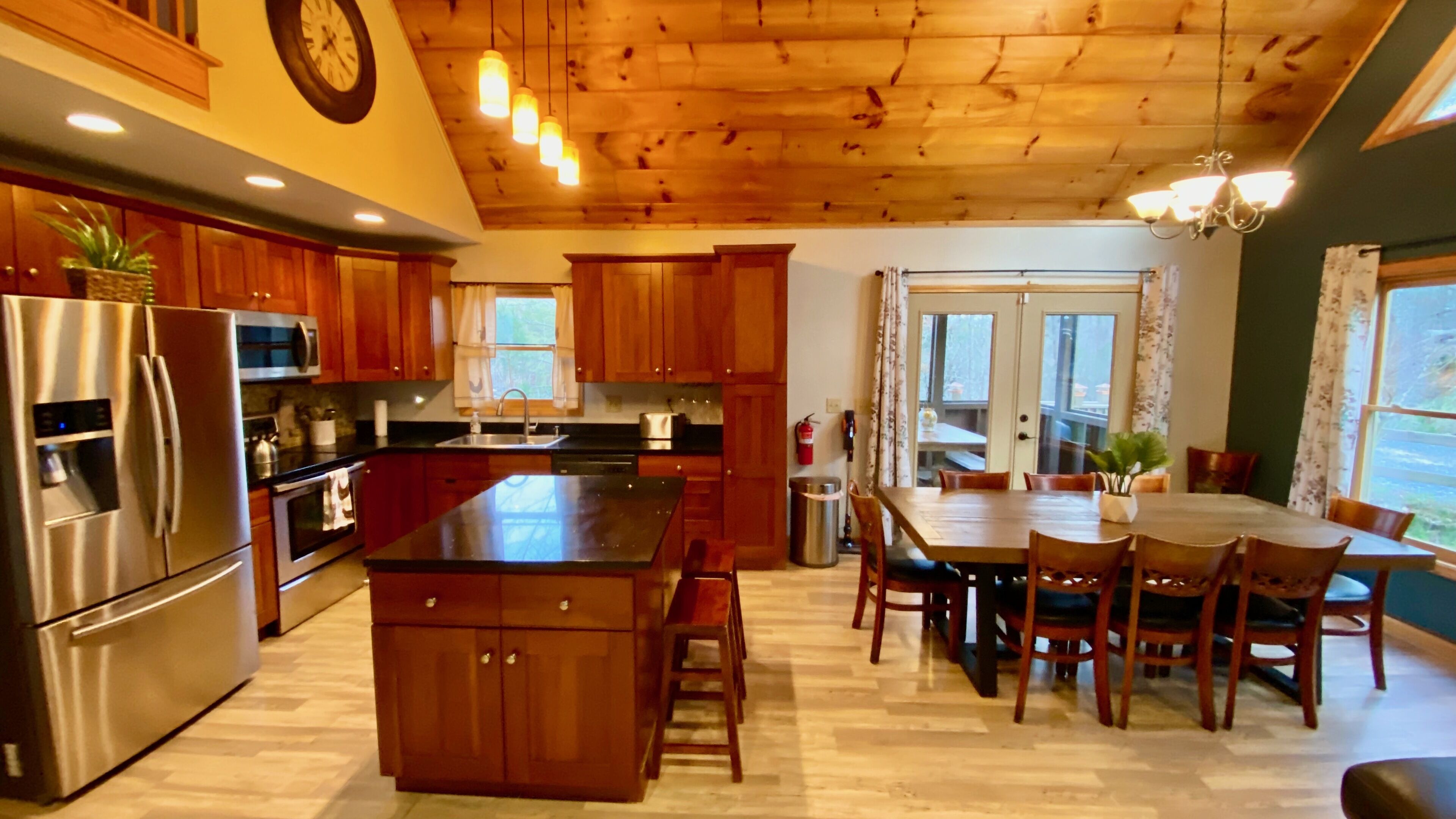 New listing - Beautiful cabin on Talking Rock Creek with mountain views
