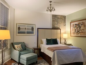 Estudio tradicional | Tabla de planchar con plancha y wifi gratis