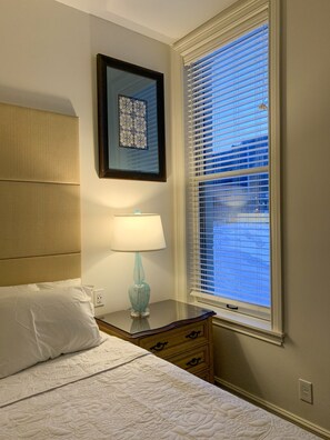 Room - Oaklands on 9th (Minneapolis)