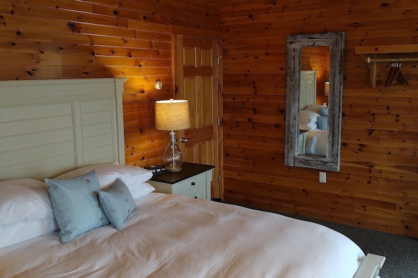 1 quarto, Wi-Fi de cortesia, roupa de cama