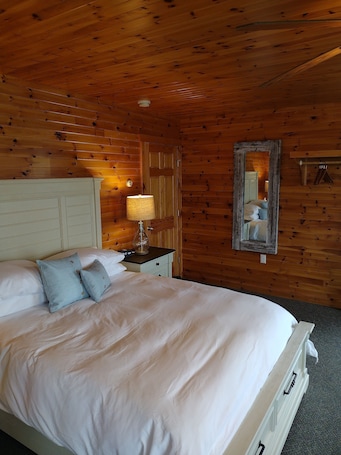 1 bedroom, free WiFi, bed sheets, wheelchair access. Eastern Beacon Inn Room 4