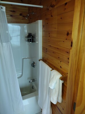 Combined shower/tub, hair dryer, towels, soap - Eastern Beacon Inn Room 4 (Lubec)
