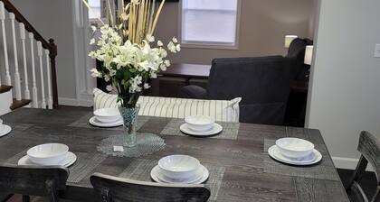 Lovely spacious 3-br home w/firepit close to lakes 3 major cities parks-w/trails