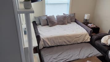 3 habitaciones, escritorio, tabla de planchar con plancha y wifi gratis
