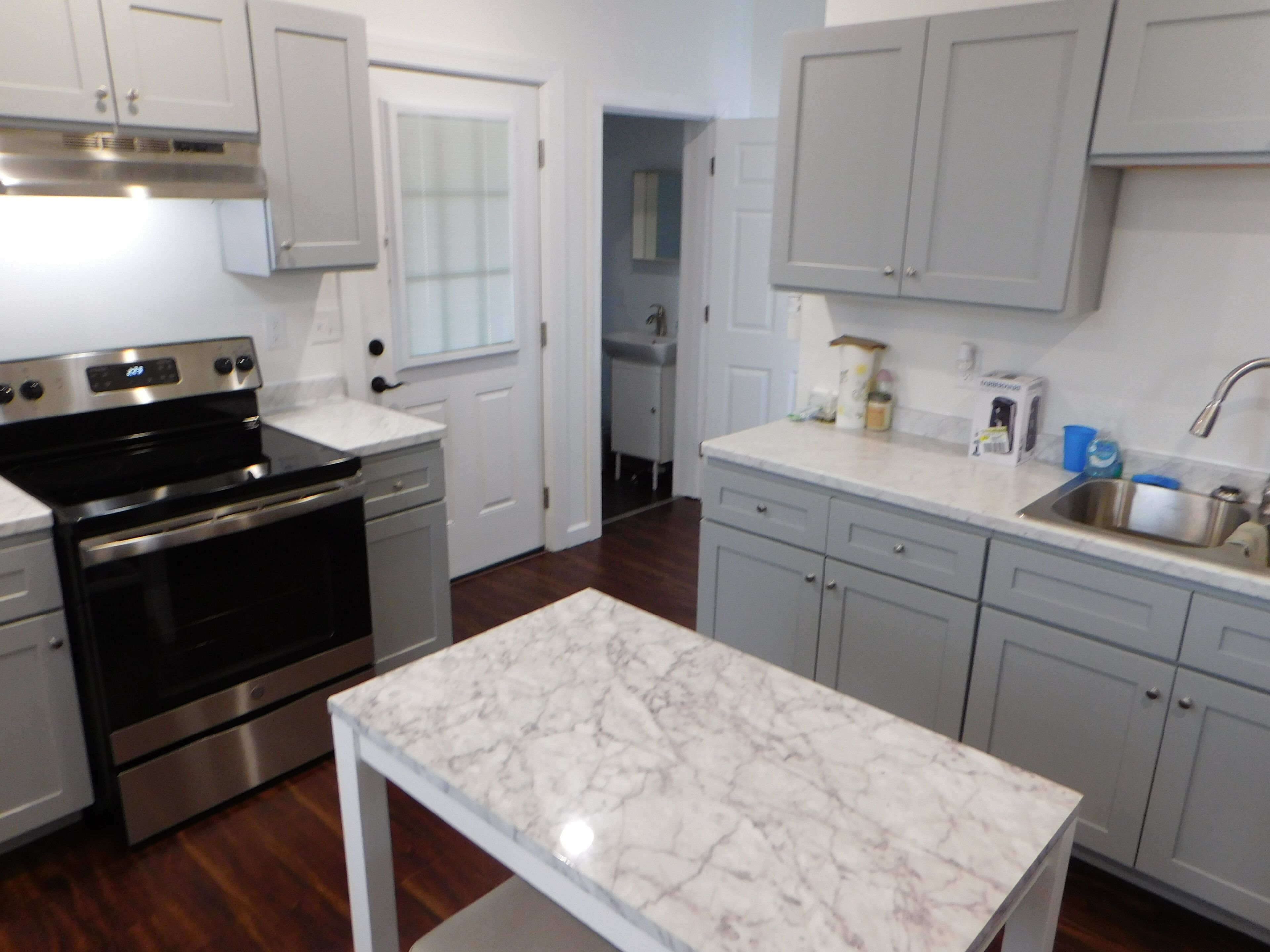 冰箱、微波炉、烤箱、炉灶