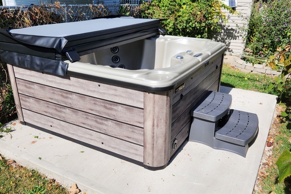 Tina de hidromasaje al aire libre