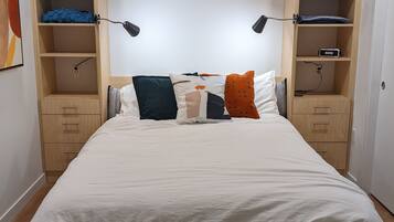 1 habitación, escritorio, wifi gratis y ropa de cama