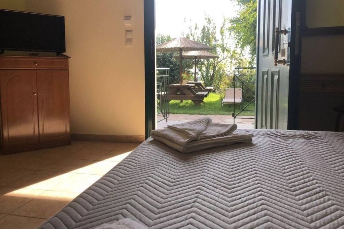 1 غرفة نوم وخزنة داخل الغرفة ومكواة/لوح كي وواي فاي مجانًا