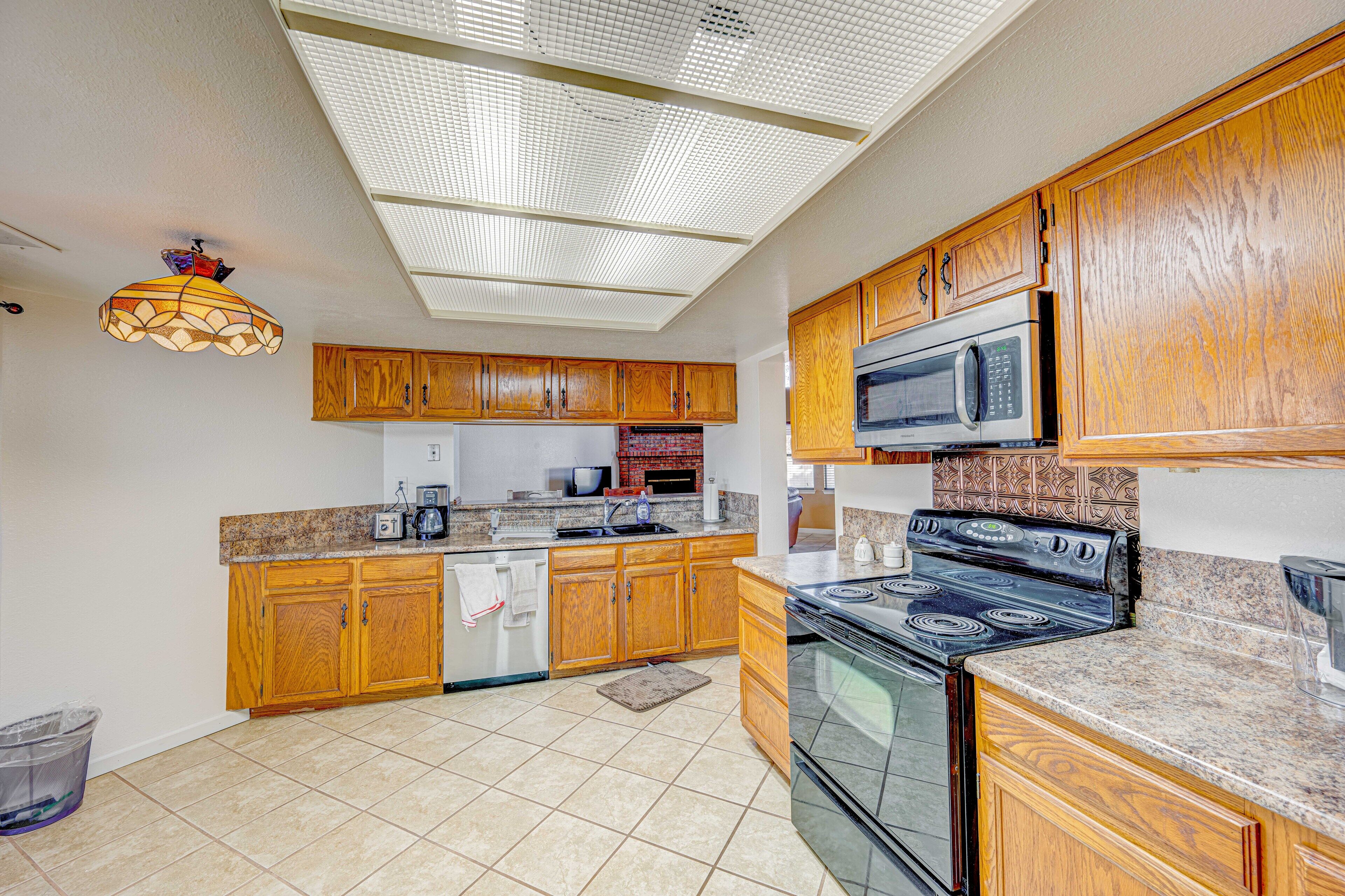 Sunny, functional, Central NW --Super Clean