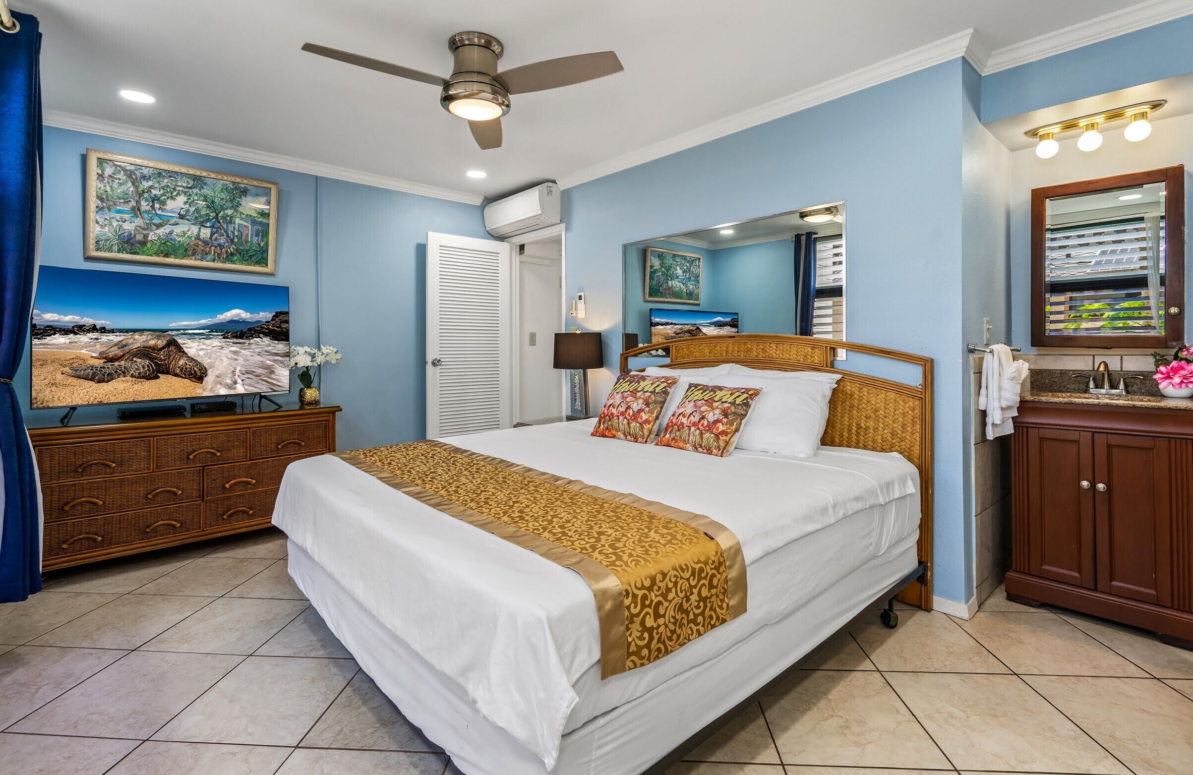 Lovely 2-bedrooms/2baths Ocean Front Condo